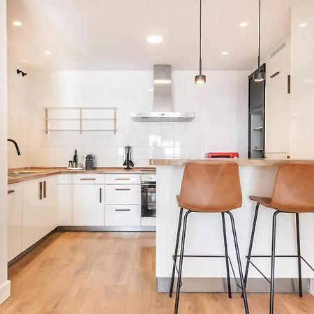 Elegant With Terrace And Pool Rems Torremuelle