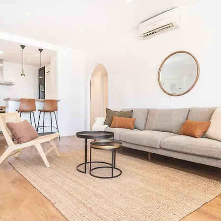 Elegant With Terrace And Pool Rems Appartement