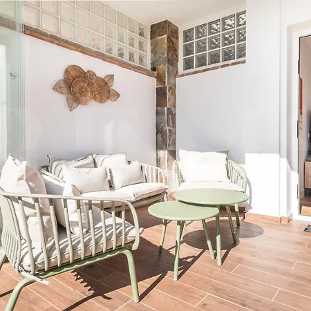 Elegant With Terrace And Pool Rems Appartement *